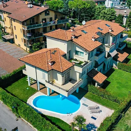 Desenzanoloft Official Partner Marriott Homes & - Bea House, With Private Garden And Share Pool سيرمِيوني