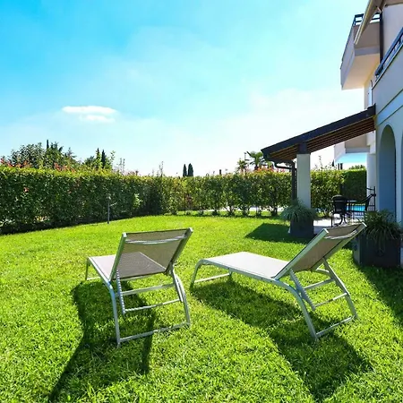 Desenzanoloft Official Partner Marriott Homes & - Bea House, With Private Garden And Share Pool شقة