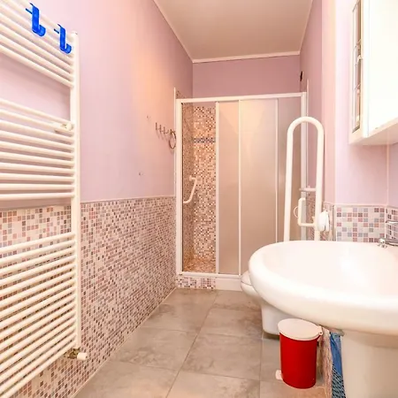 Desenzanoloft Official Partner Marriott Homes & - Bea House, With Private Garden And Share Pool شقة سيرمِيوني