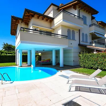 Desenzanoloft Official Partner Marriott Homes & - Bea House, With Private Garden And Share Pool Lägenhet *