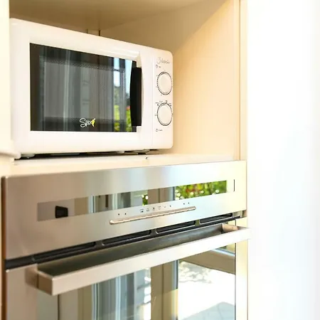 Lägenhet Desenzanoloft Official Partner Marriott Homes & - Bea House, With Private Garden And Share Pool *